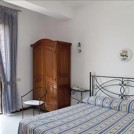 Hotell A Pinnata 4*