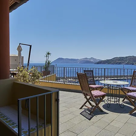 A Pinnata 4* Lipari